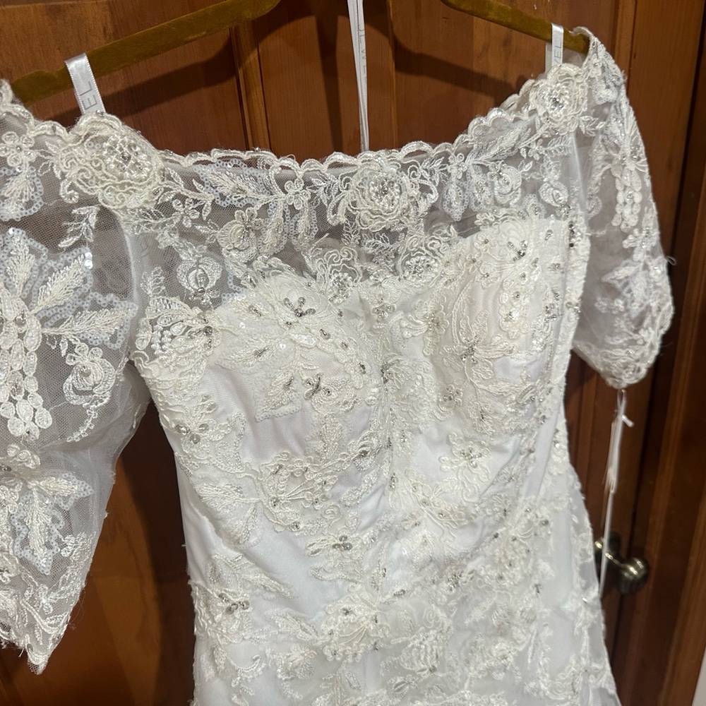Jewel Wedding Dress - size 6